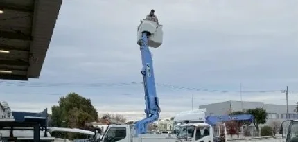 高所作業車を使った現場